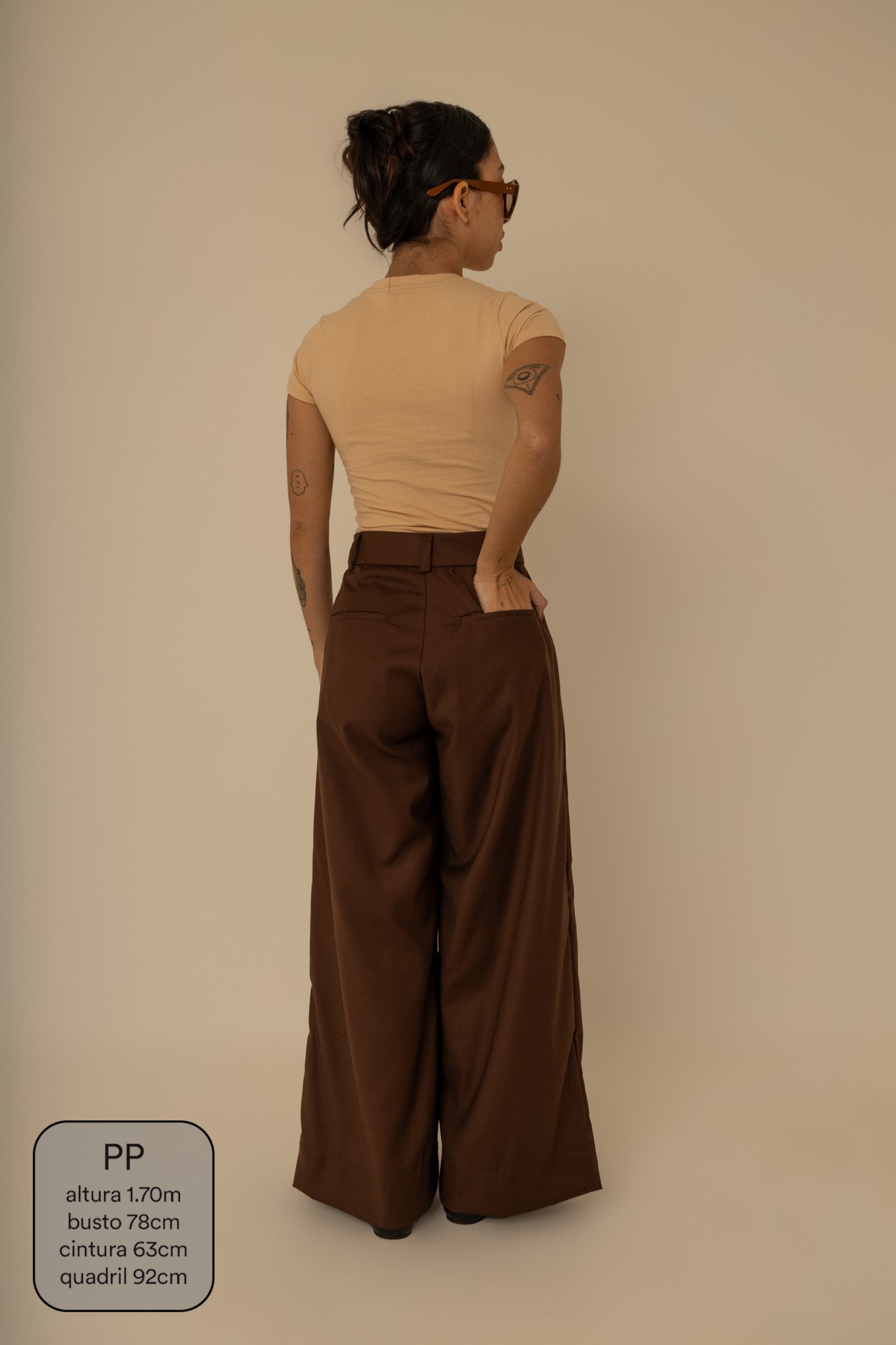calça alfaiataria ajustável chefa