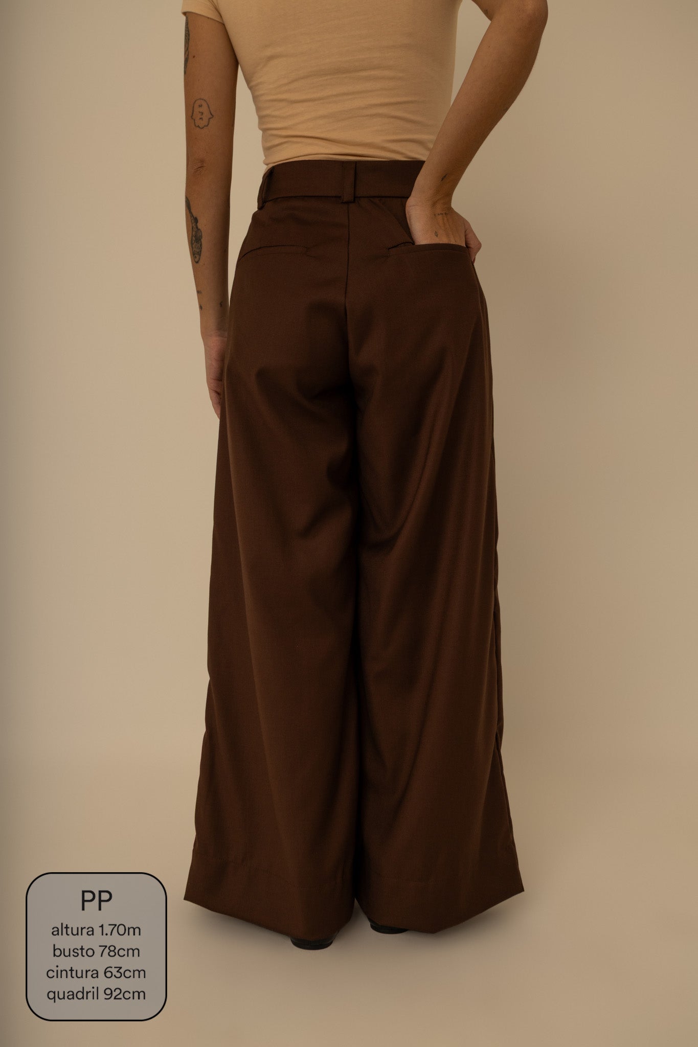 calça alfaiataria ajustável chefa