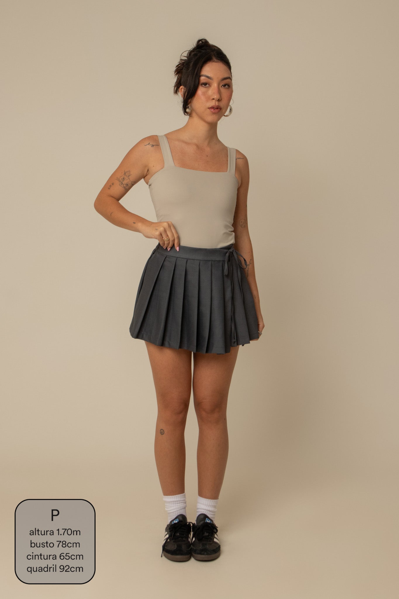 mini saia shorts plissada chefa
