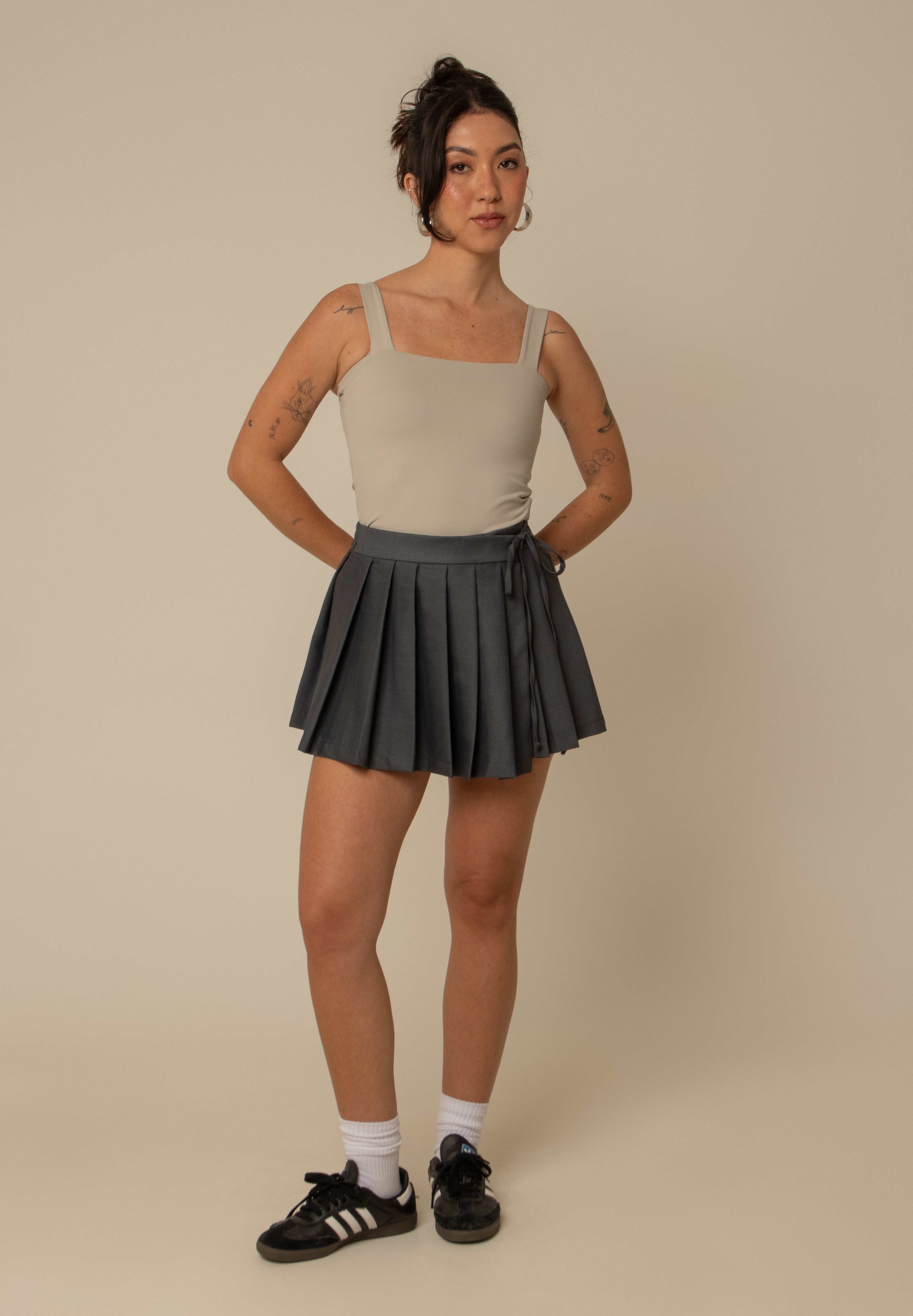 mini saia shorts plissada chefa