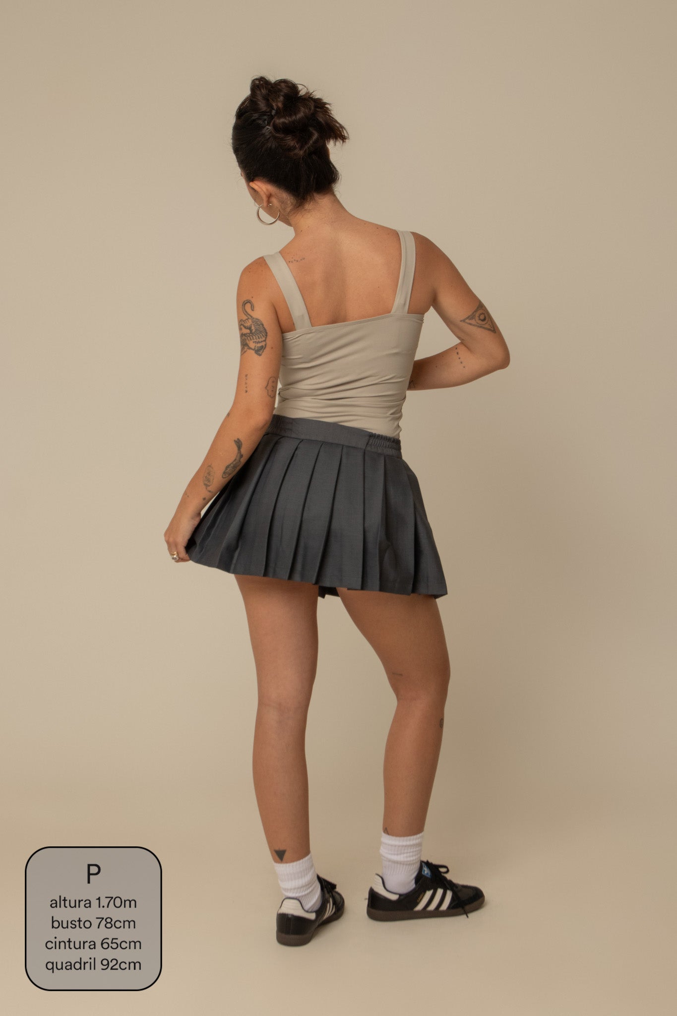 mini saia shorts plissada chefa