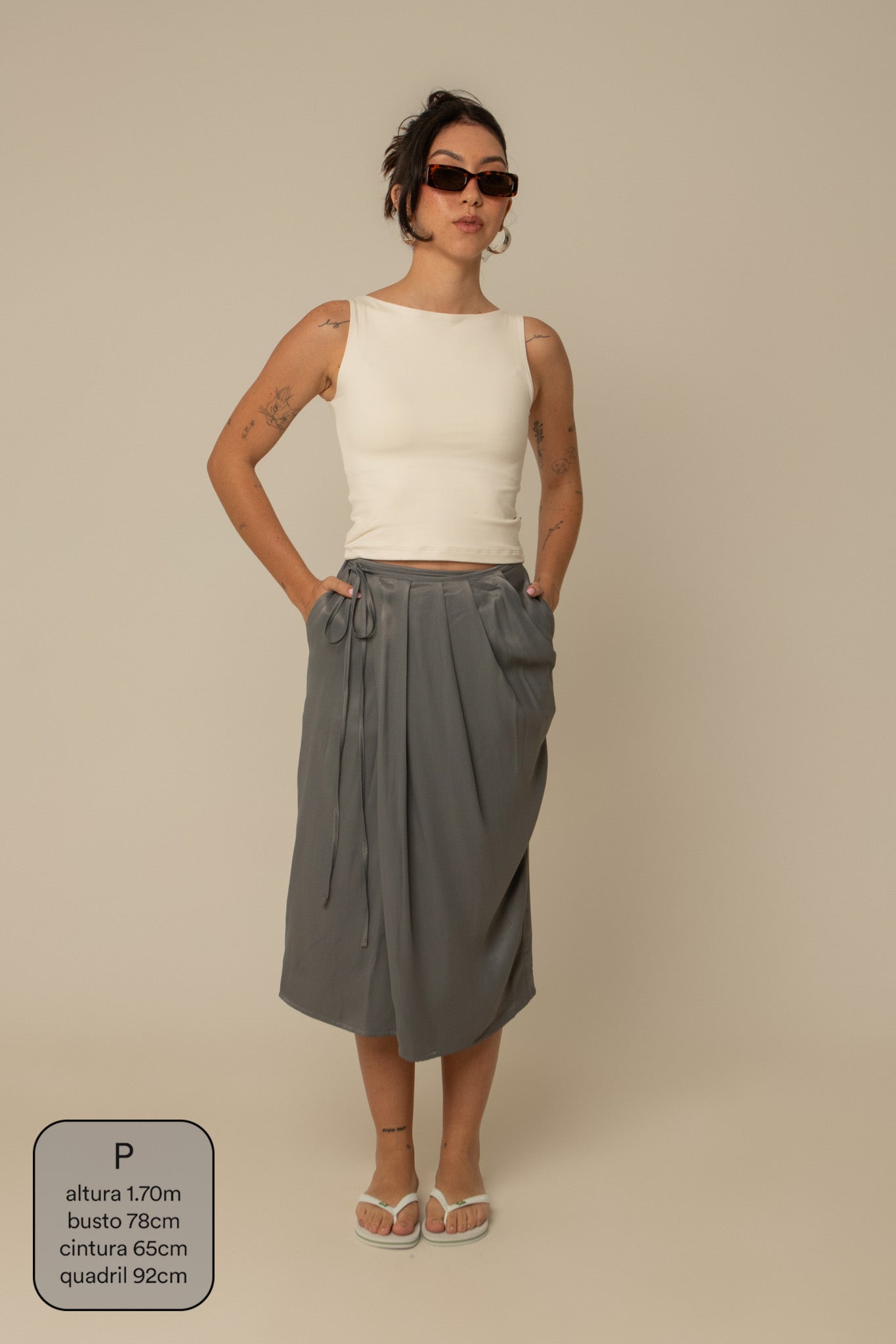 saia midi envelope com bolsos