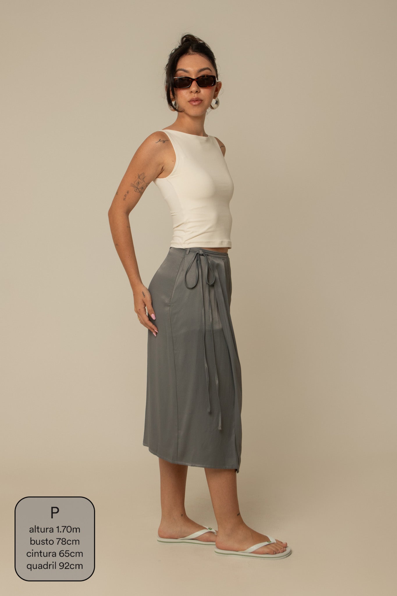 saia midi envelope com bolsos