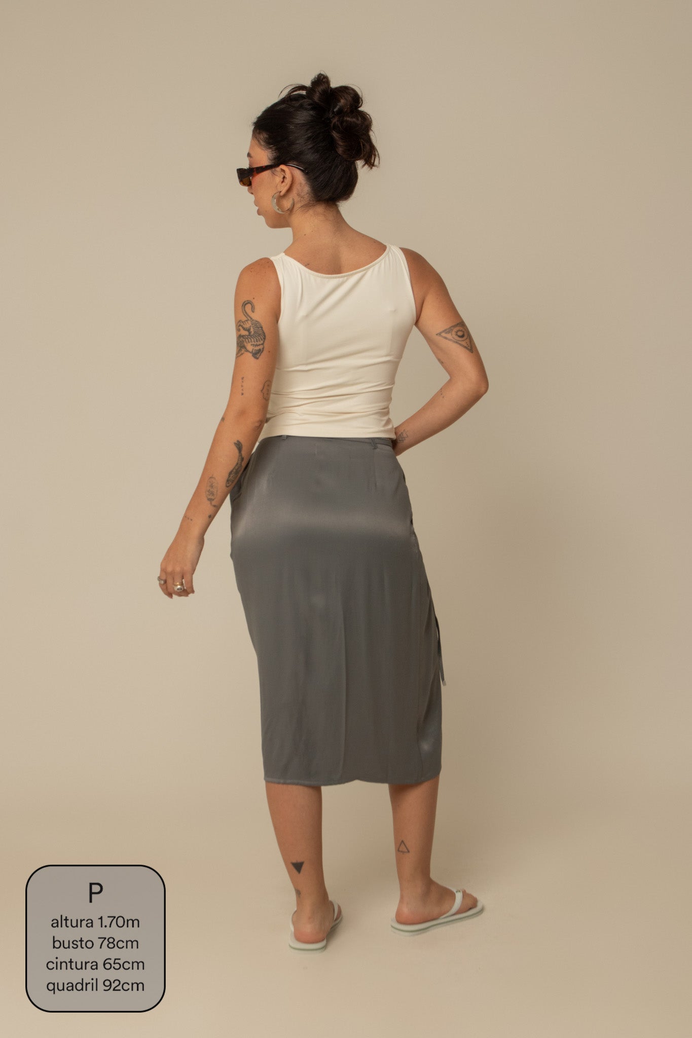 saia midi envelope com bolsos