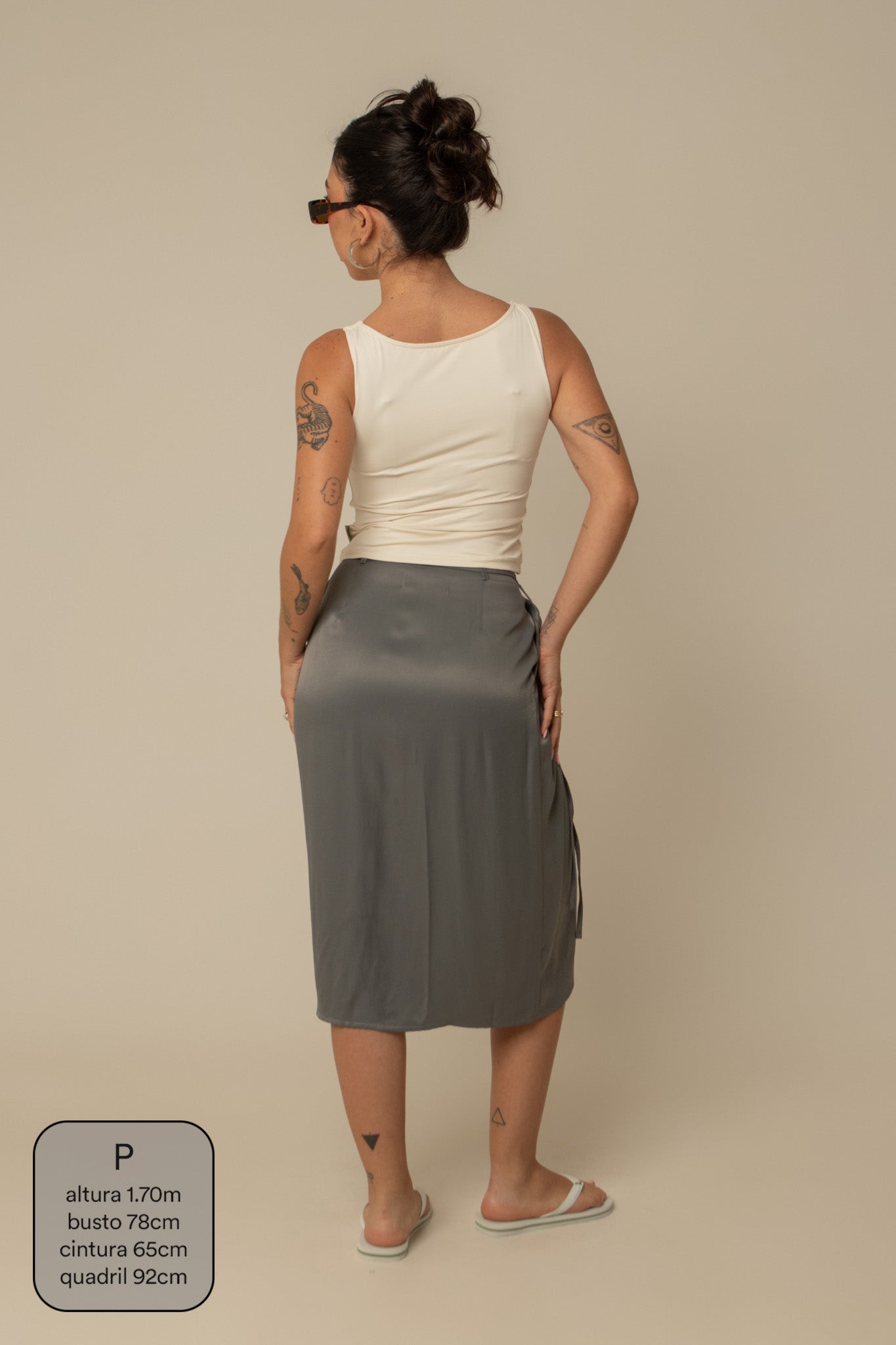 saia midi envelope com bolsos