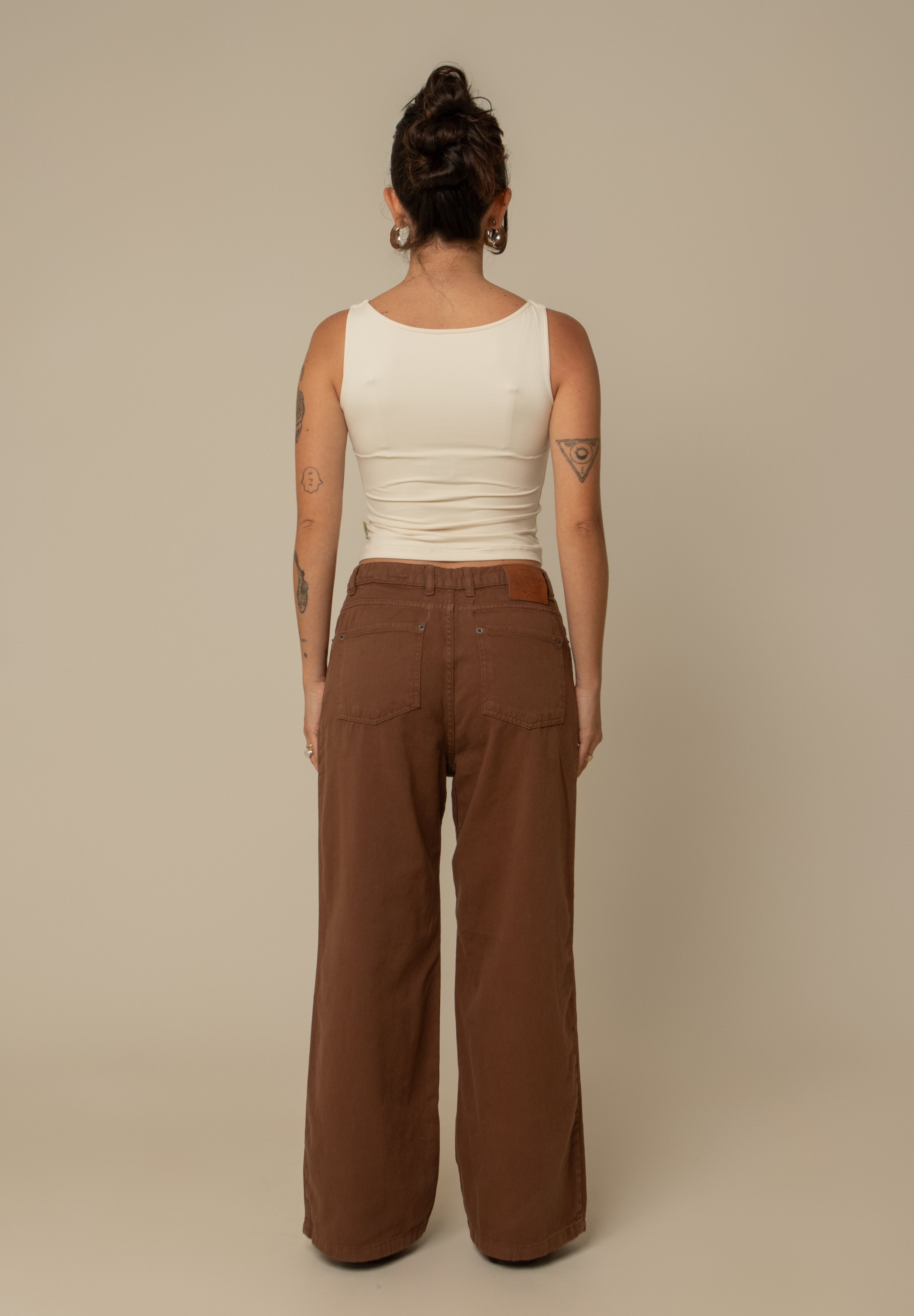calça jeans ajustável wide mocha