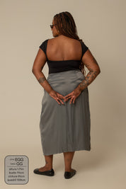 saia midi envelope com bolsos