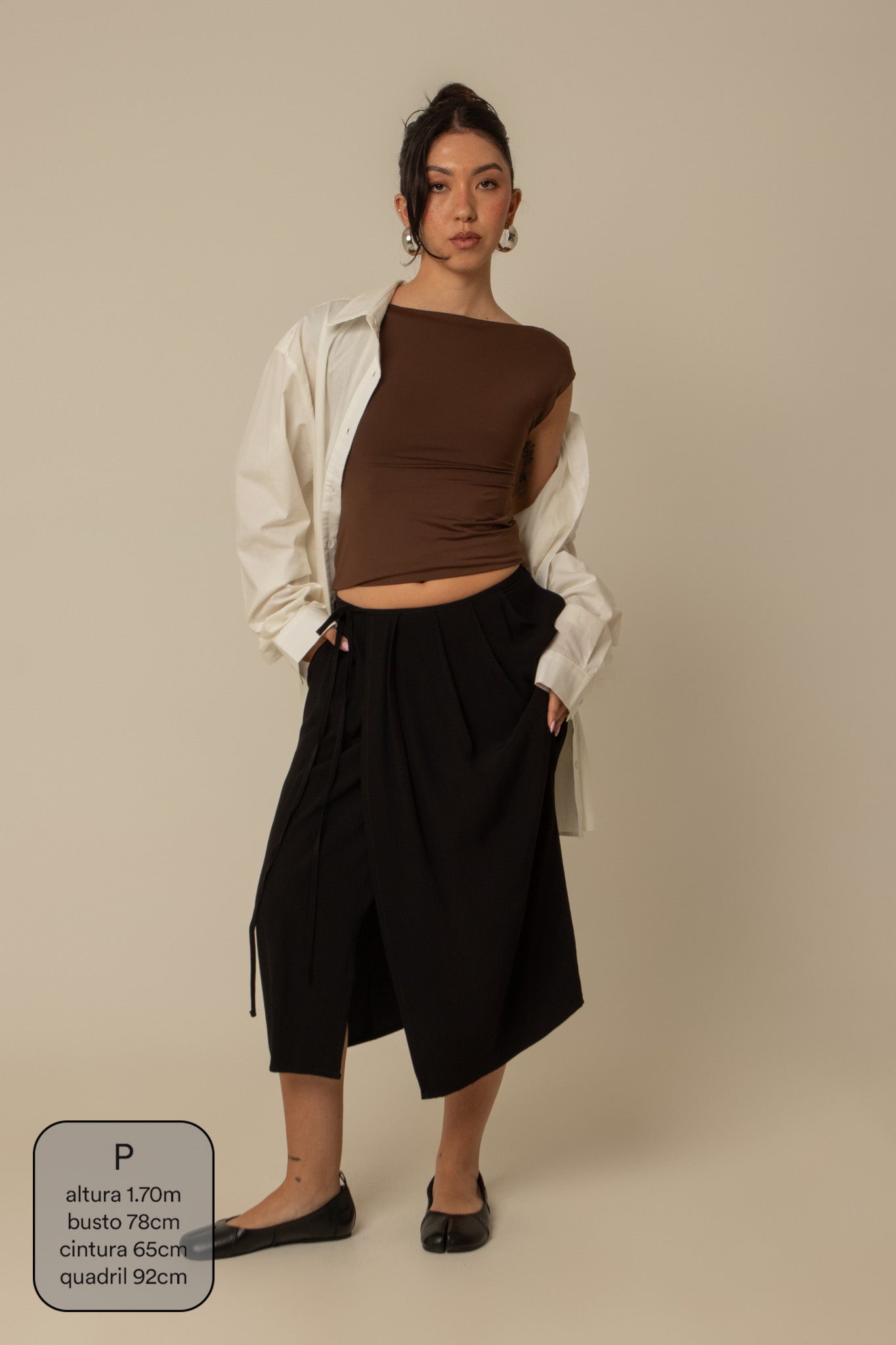 saia midi envelope com bolsos
