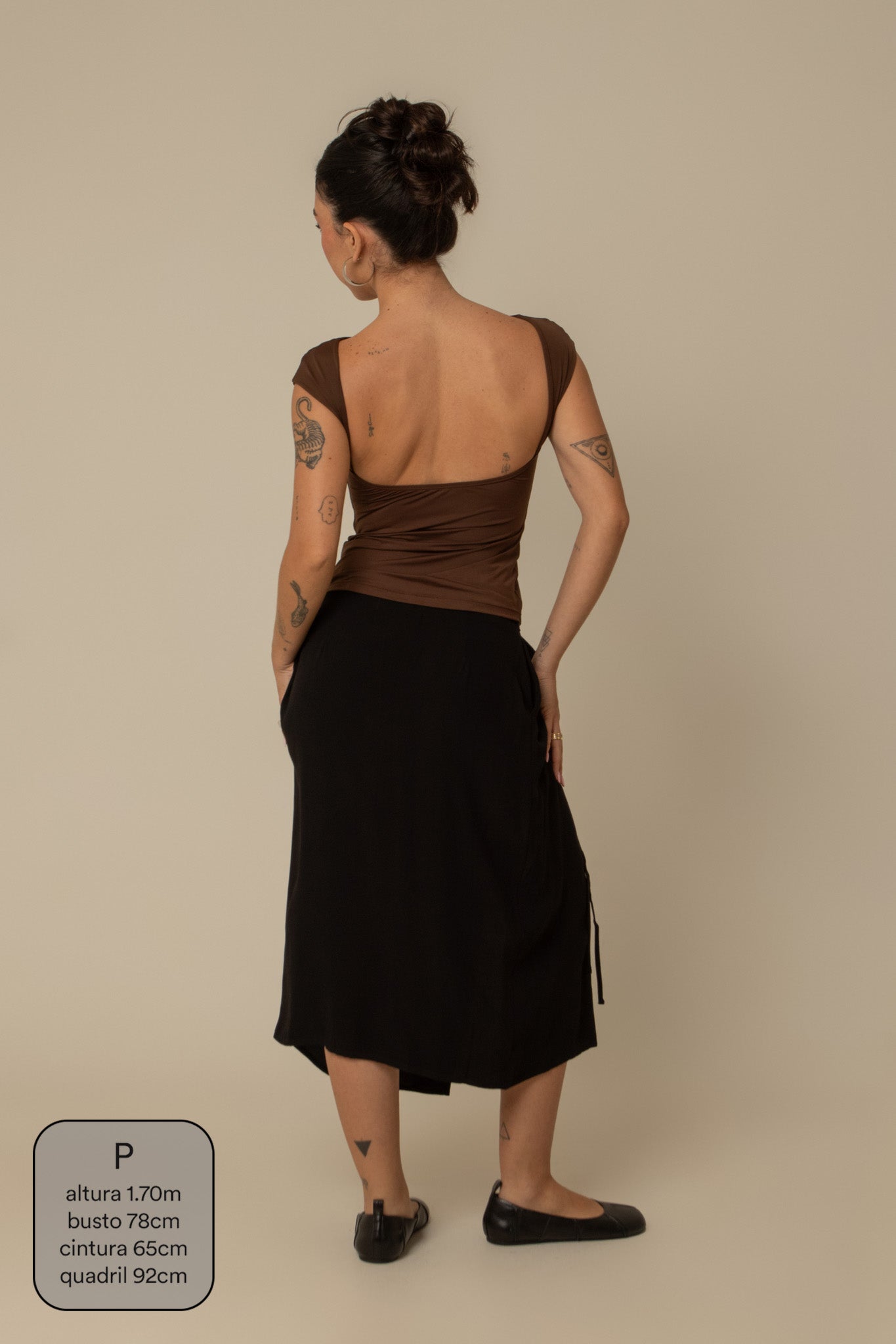 saia midi envelope com bolsos