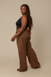 calça jeans ajustável wide mocha