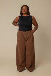 calça jeans ajustável wide mocha