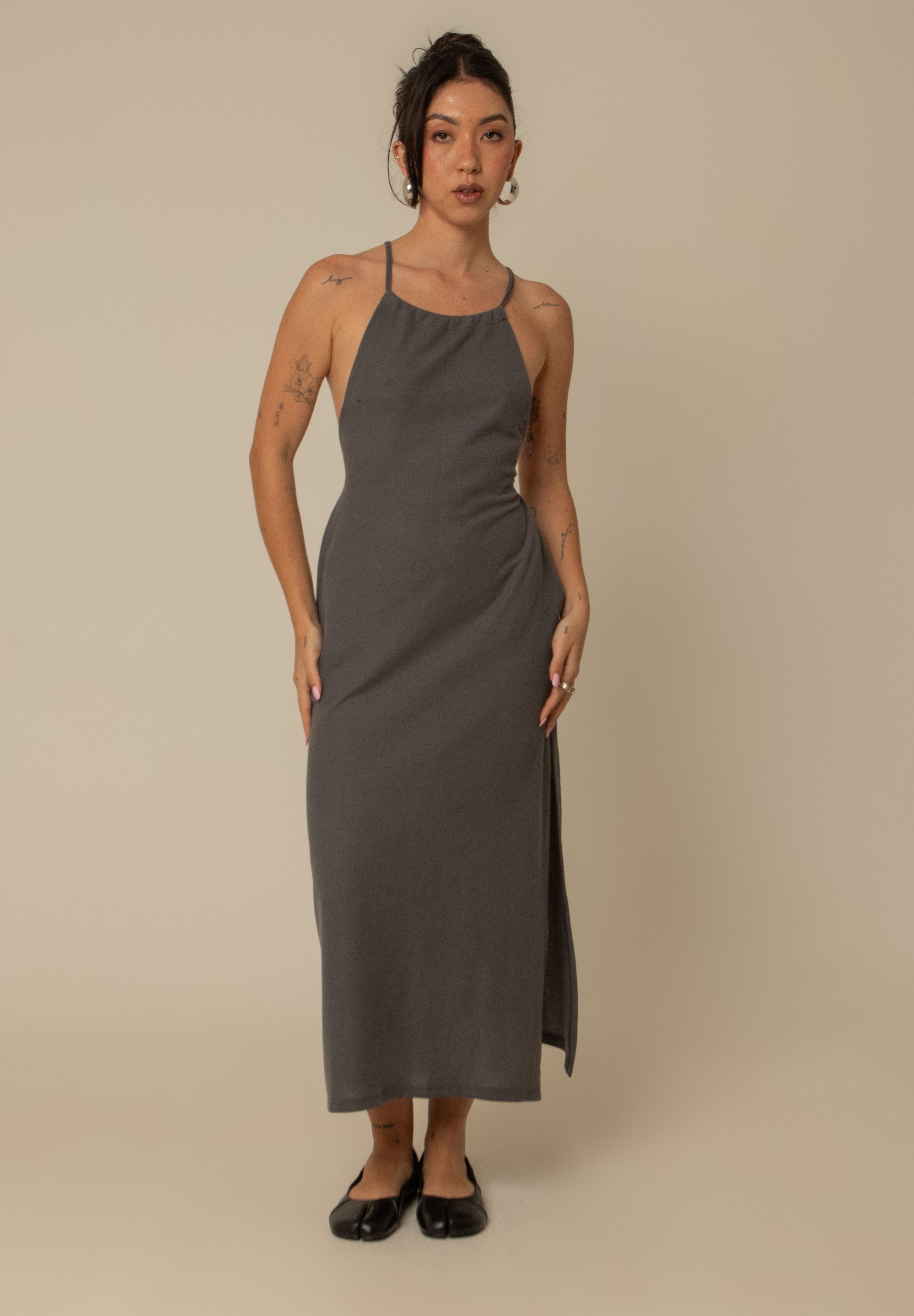 vestido comfy | vestido costas abertas com fenda lateral