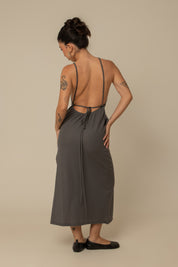 vestido comfy | vestido costas abertas com fenda lateral